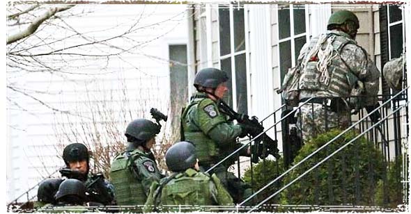 Military Style SWAT Team Raid 