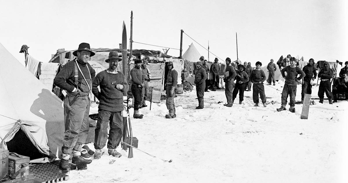  Ernest Shackleton's ship Endurance 