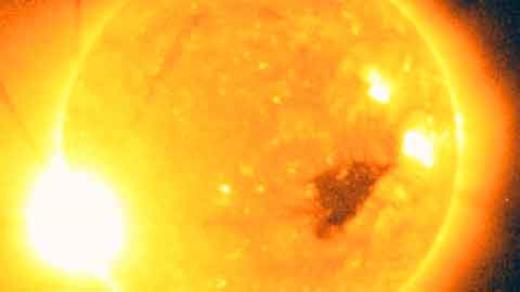 solar flare heading towards the earth